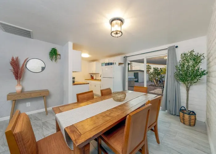 Dom wakacyjny Central, Remodeled, 3 Bedroom 2 Ba, Fenced