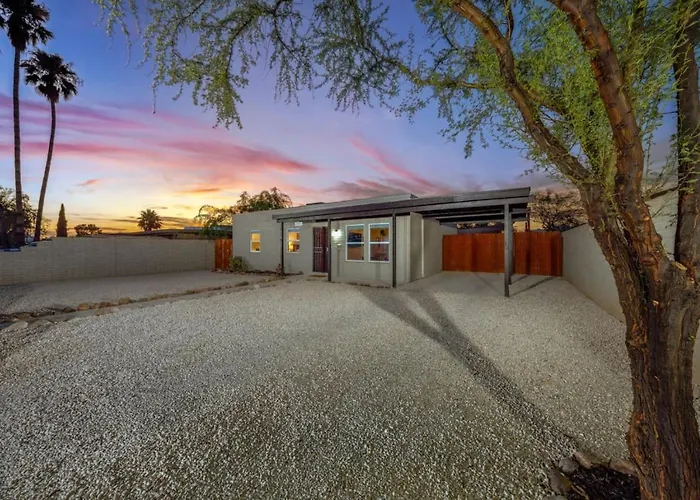 Central, Remodeled, 3 Bedroom 2 Ba, Fenced * Tucson