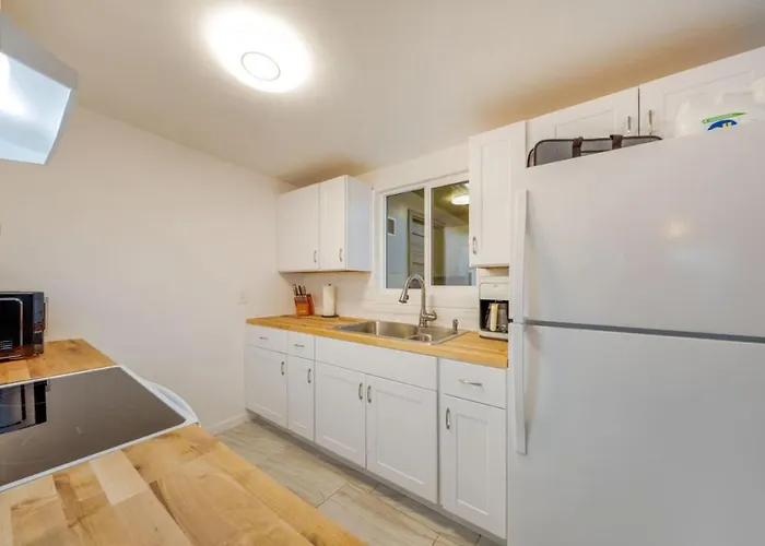 Central, Remodeled, 3 Bedroom 2 Ba, Fenced Tucson
