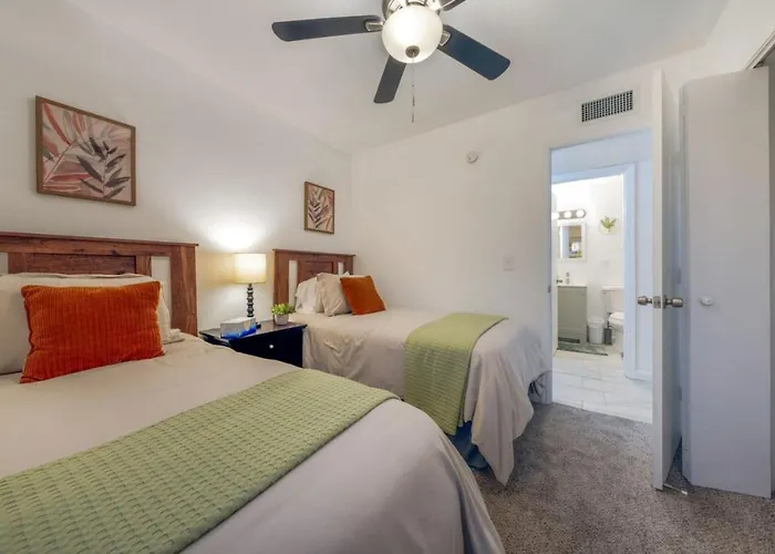Central, Remodeled, 3 Bedroom 2 Ba, Fenced Dom wakacyjny *