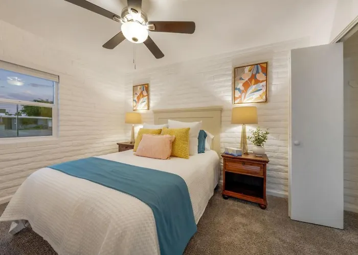 Central, Remodeled, 3 Bedroom 2 Ba, Fenced
