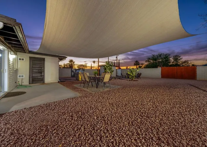 Central, Remodeled, 3 Bedroom 2 Ba, Fenced Tucson